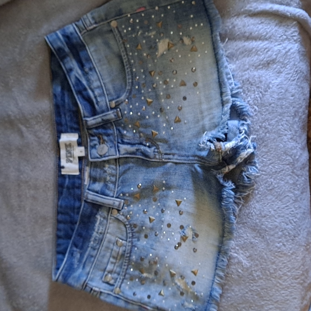 Victoria's Secret Pink low-rise Jean shorts size 0 25 rhinestone accents likenew